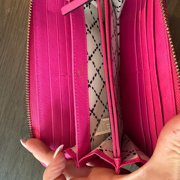 Super cute Kate Spade wallet and tote - Picture 2 of 8